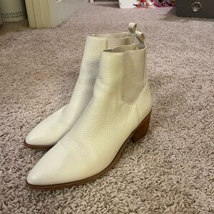 Chinese Laundry White booties size 7.5